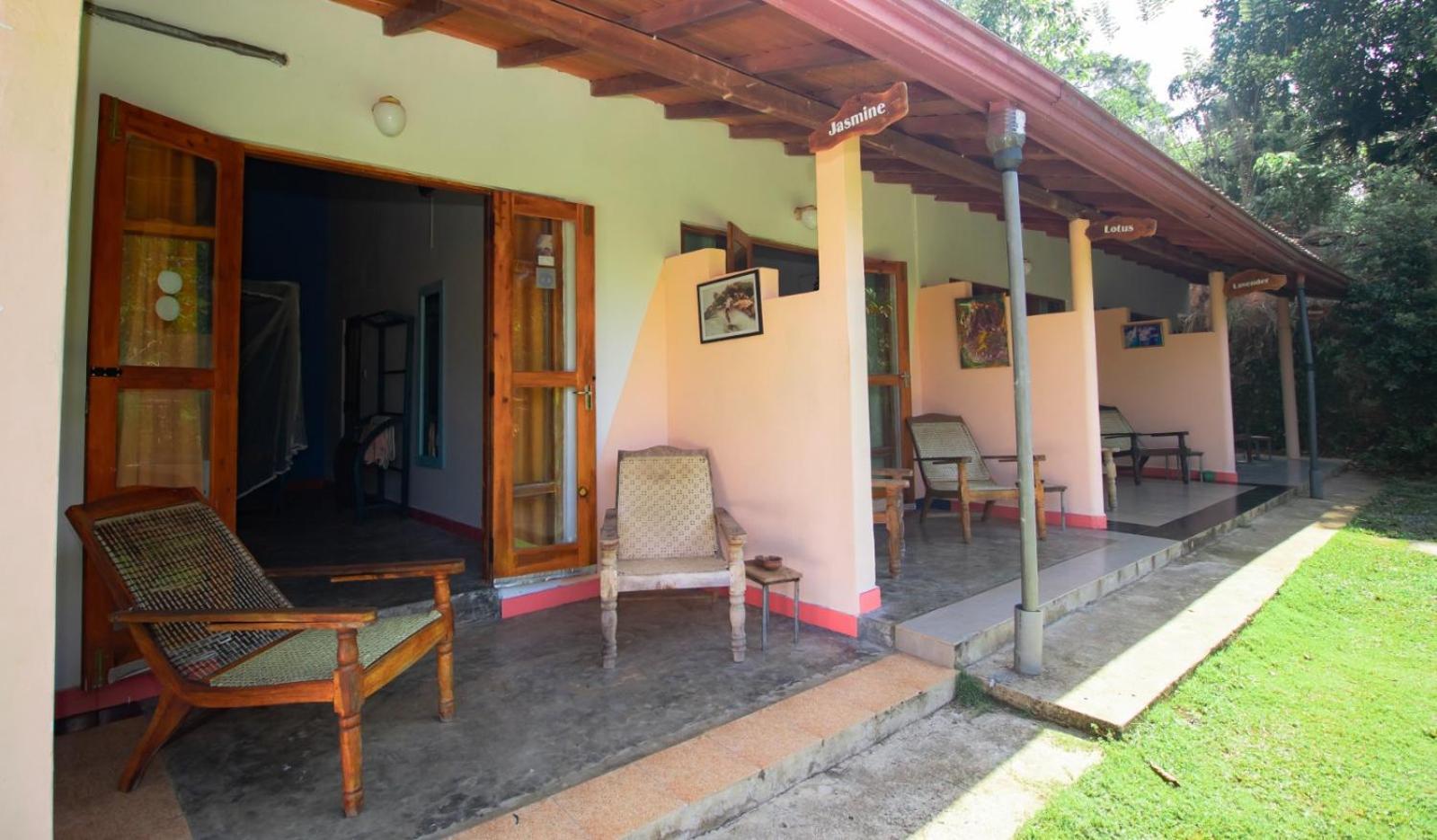 Hotel Hilltop Bungalow Mirissa Exterior foto
